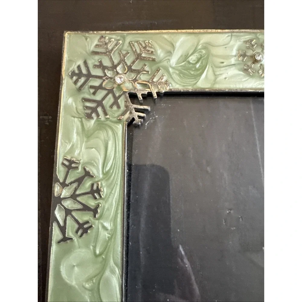 Metal Picture Frame Enamel Border Winter Frost With Snowflakes 4x6